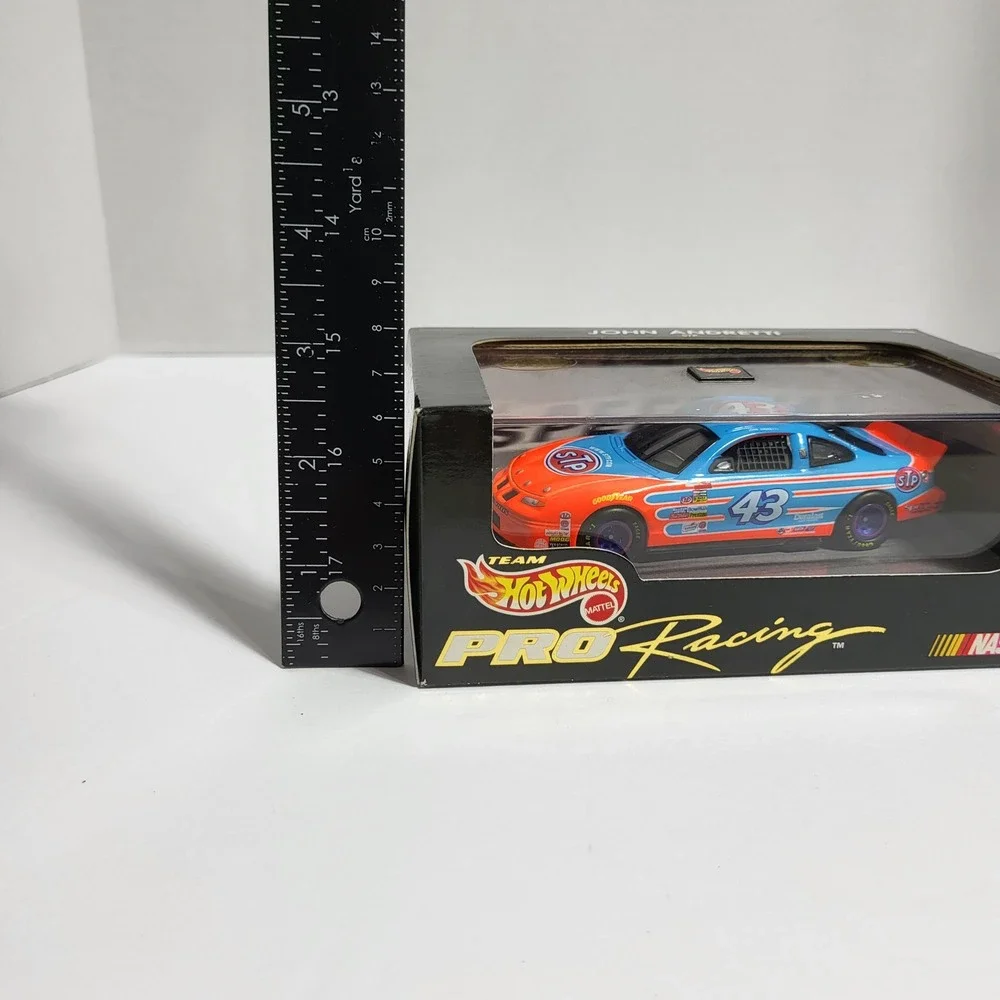 Hot‎ Wheels Pro Racing John Andretti STP 43 Diecast Model Car Collector Edition